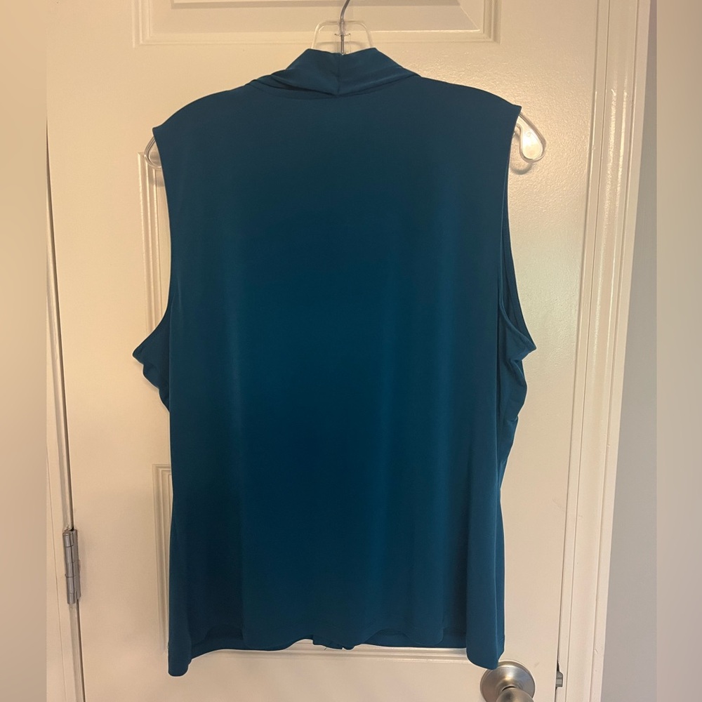 Calvin Klein Shell Top - Picture 2 of 2